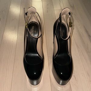 AUTHENTIC Valentino Ankle Strap Classic Platform Size 39.5 BRAND NEW